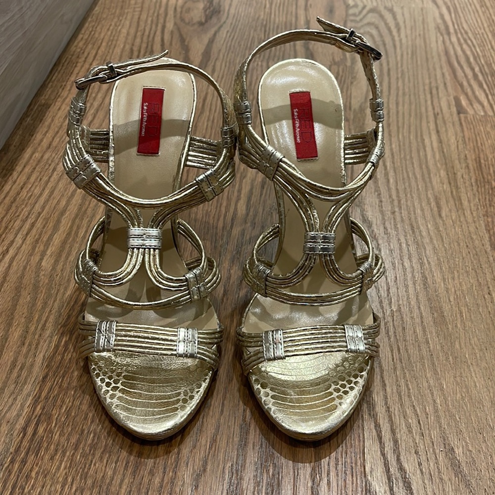 Beautiful Gold High Heel Sandals! Size 9.5 Brand Red Saks Fifth Avenue